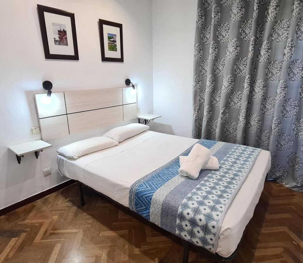 Hostal Santa Barbara Madrid Eksteriør bilde