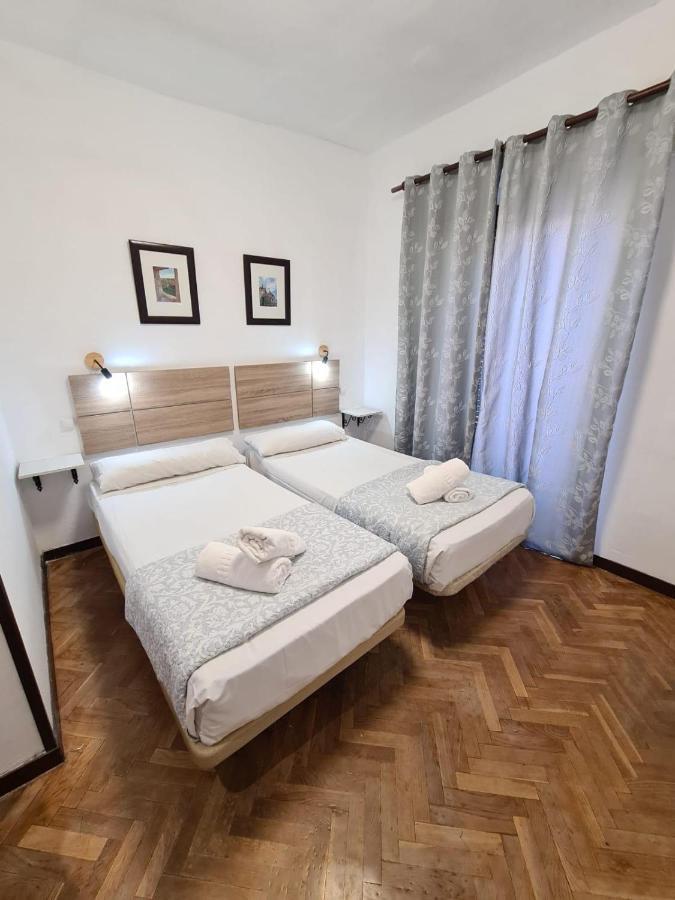 Hostal Santa Barbara Madrid Eksteriør bilde