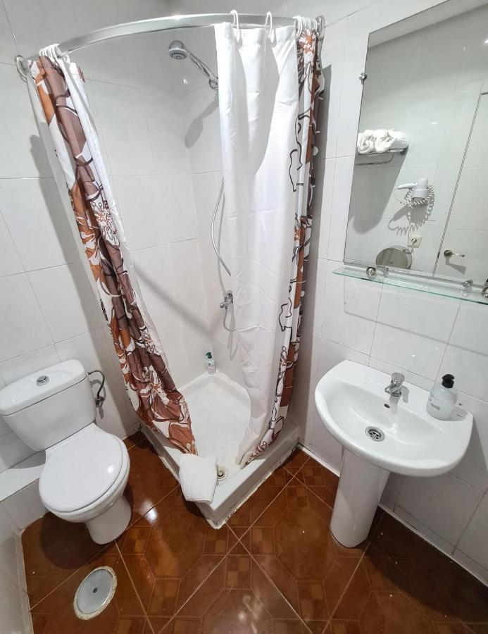 Hostal Santa Barbara Madrid Eksteriør bilde
