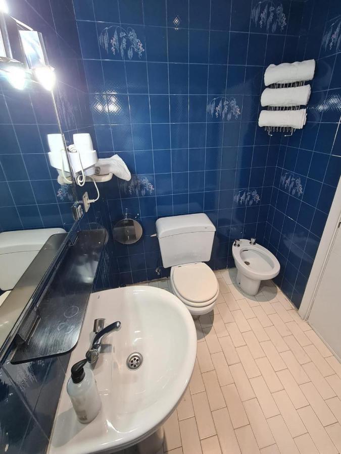 Hostal Santa Barbara Madrid Eksteriør bilde
